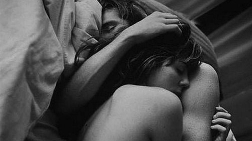 Orgazmust követő sírás