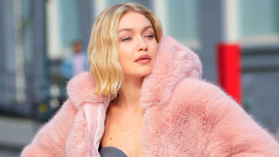 Gigi Hadid álomszép a Vogue magazin címlapján