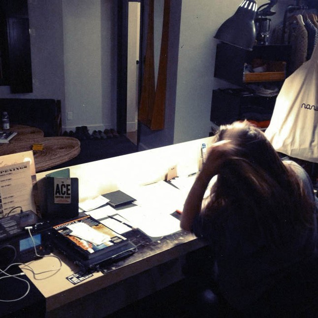 Kiállítás, fotó, parti - Nanushka New Yorkban gyűjt inspirációt