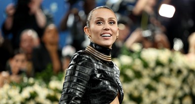 Miley Cyrus durván beszólt egy fotósnak, nem akármilyen okból akadt ki az énekesnő