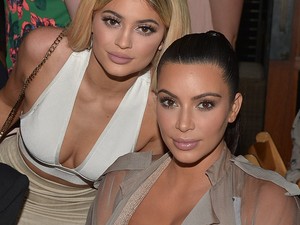 Kylie Jenner hordja ki Kim Kardashian babáját? Ő lenne a béranya?