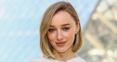 Férjhez ment A Bridgerton család Daphnéja, ennek a jóképű férfinak mondta ki a boldogító igent Phoebe Dynevor