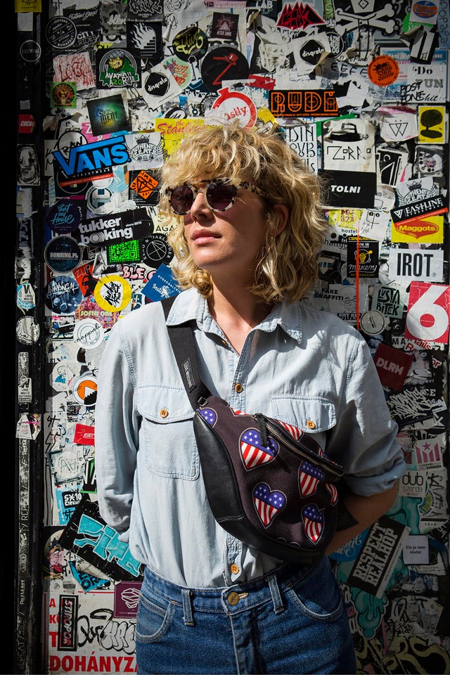 Dóra sok időt tölt a Telepen