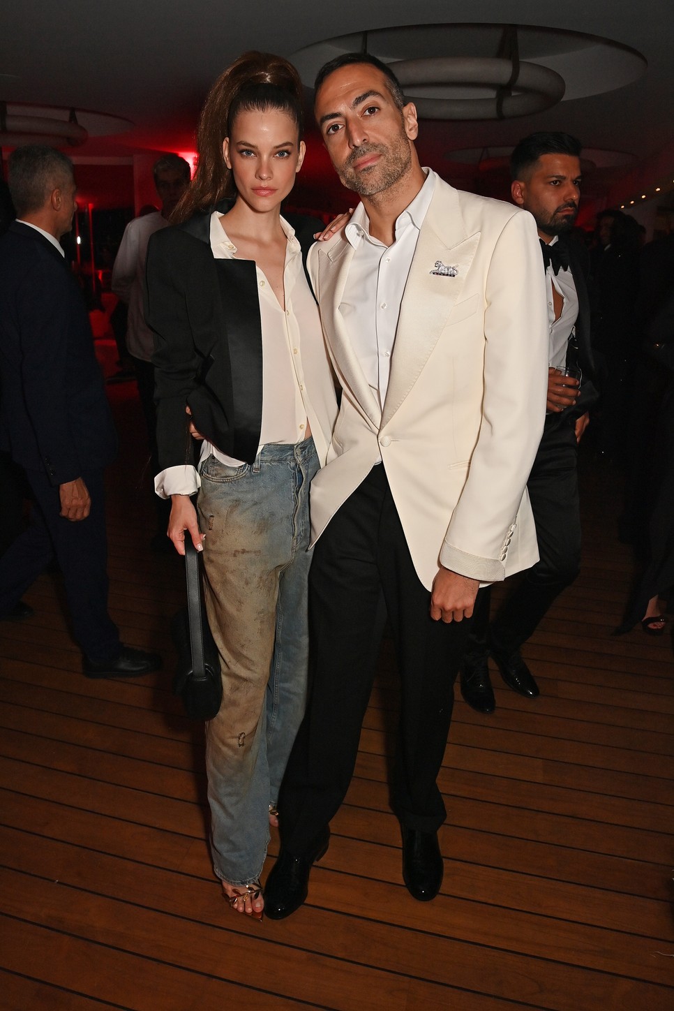 A baggy farmer újra előkerült, csupán egy más stílusban lett felhasználva