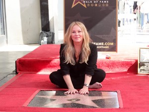Christina Applegate végre csillagot kapott a hollywoodi hírességek sétányán