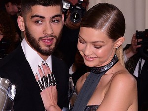 Műköröm félmillióért! Gigi Hadid nem spórolt az élményen!