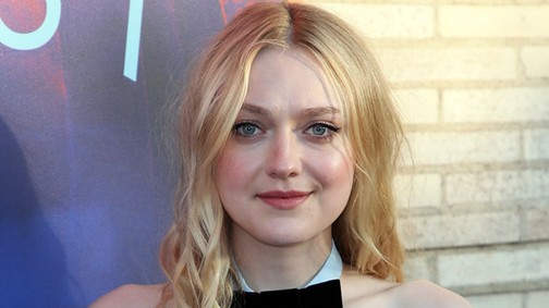 Imádnivaló volt Dakota Fanning babakék ruhája