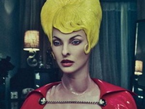 Guminőként is szexi a szupermodell