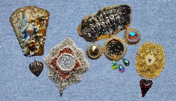 Már Soma Mamagésa is a magyar ékszertervező, Bakos Szél Kata monumentális munkáit viseli