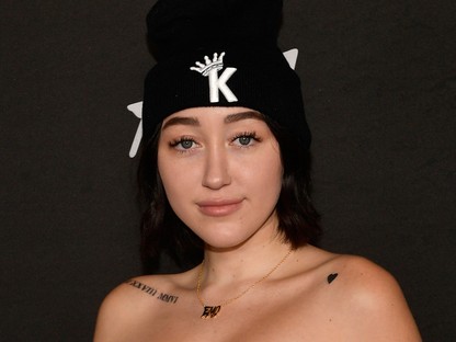 Noah Cyrus több ezer dollárért ráulja könnycseppeit