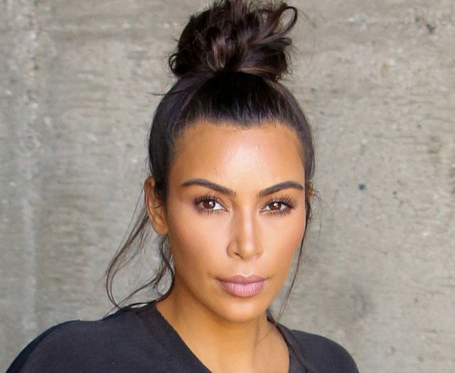 kim kardashian, bőrhám, bdsm, szadomazo, bőrcuccok, fűző, kanye west, yeezy, life of pablo