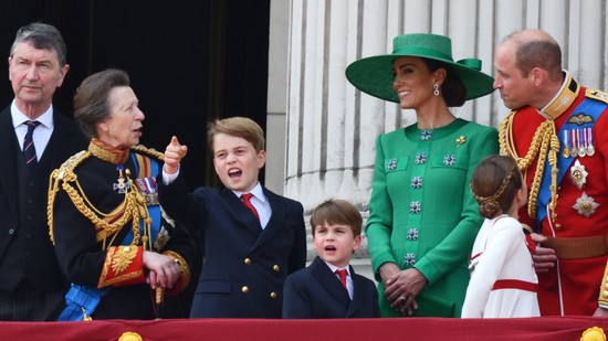 Ő a brit királyi család igáslova, és még csak észre sem vették őt évtizedekig