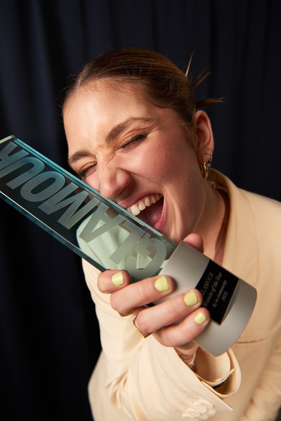 Lábas Viki nyerte el 2023-ban Az év énekesnőjének járó díjat a GLAMOUR Women of the Year gálán