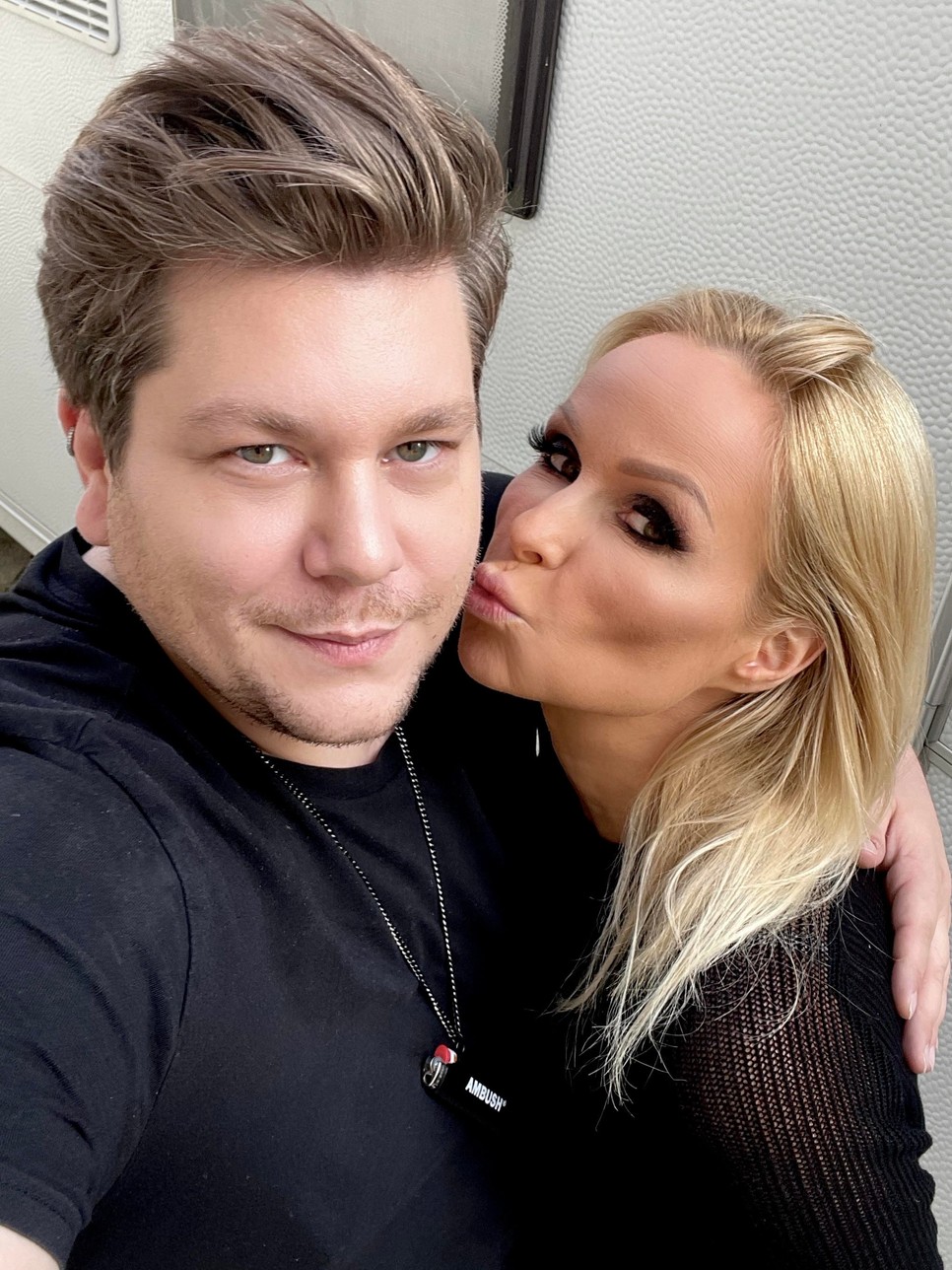 KKöllő Babettet baráti viszony fűzi a Sztárban sztár leszek egyik stylistjához, a divattervező Kiss Márkhoz