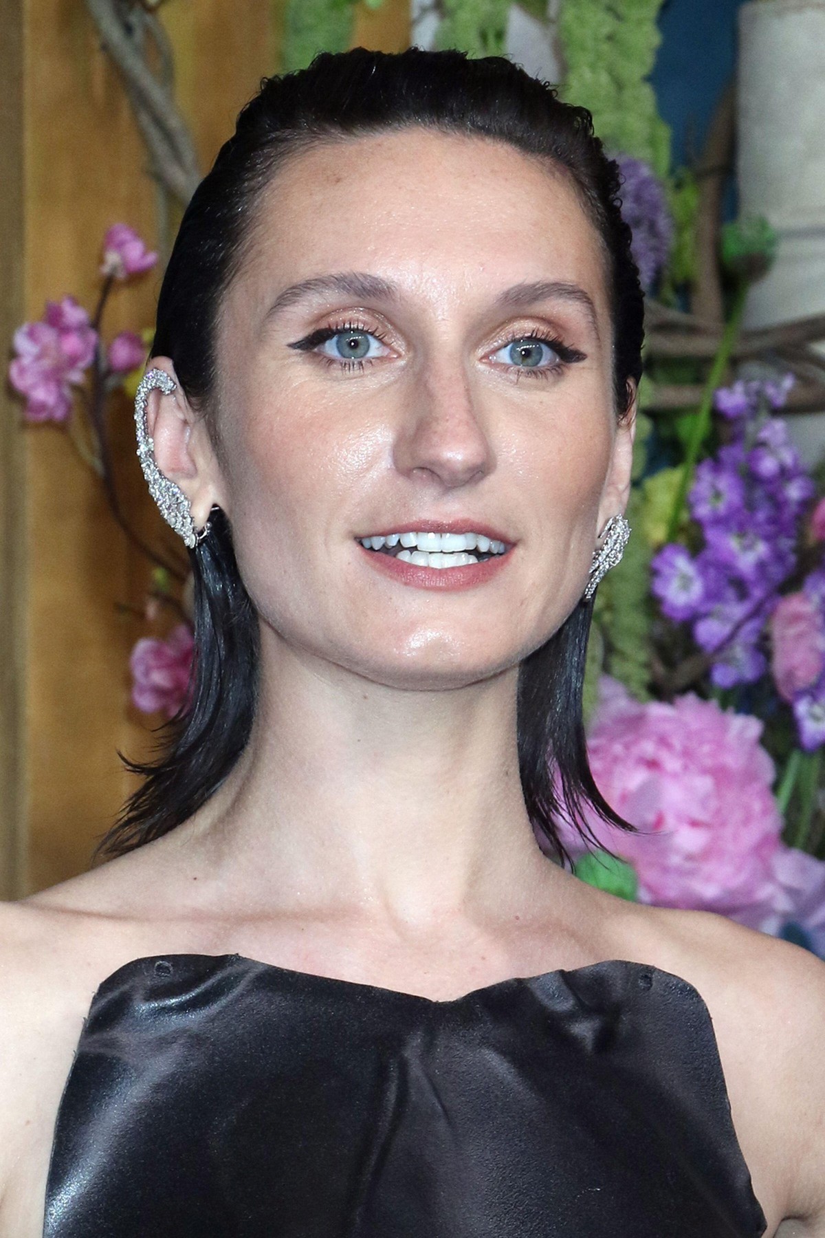 Bessie Carter alakítja Prudence Featheringtont A Bridgerton családban