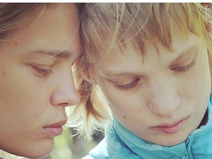 Kidobták a topmodell testvérét egy kávézóból, mert autista