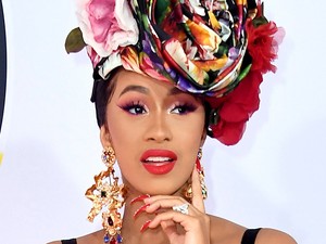 Olyan twerket nyomott Cardi B a színpadon, hogy az simán egy pornófilmbe is elmenne