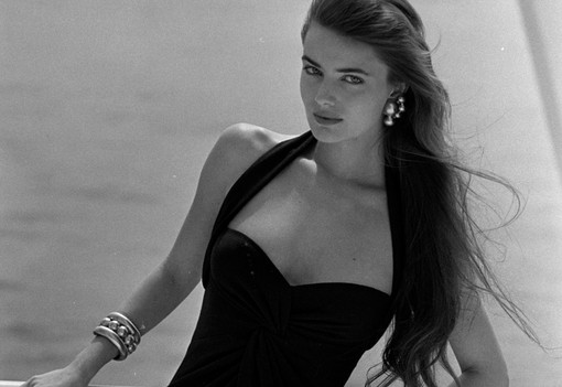 A világhírű szupermodell, Paulina Porizkova az Estée Lauder új kampányát képviseli, visszatérése pedig mindenki számára fontos üzenetet hordoz