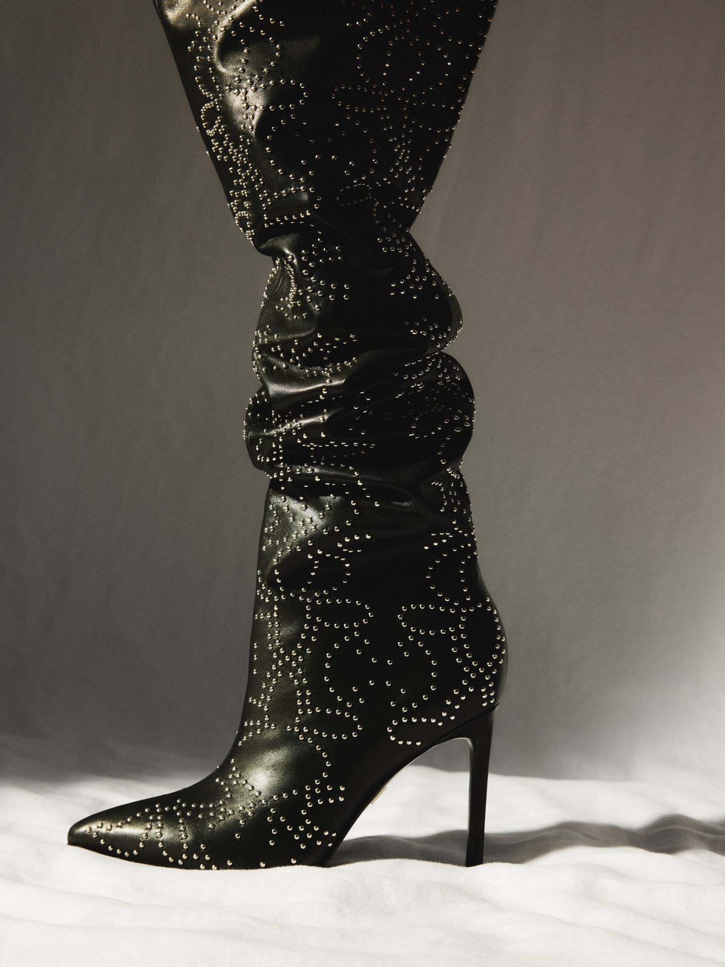 Letisztult elegancia és prémium részletek – ünnepi stílus Kazar módra