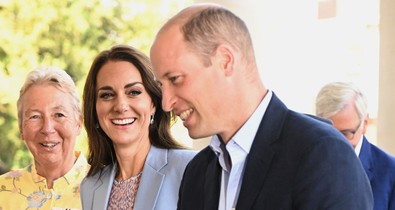 Őrület: Katalin hercegné és Vilmos herceg megnézte a saját magukról készült festményt