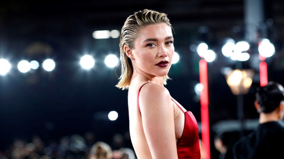 Ezért imádjuk Florence Pugh meztelenruháját
