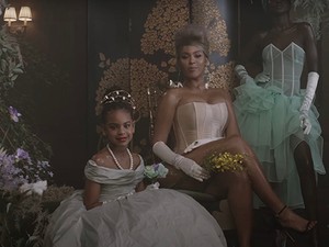 Beyoncé új klipjében Blue Ivy nemcsak szerepel, de énekel is! A Brown Skin Girl a barna bőr minden árnyalatát ünnepli