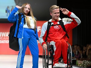 Hatalmas mérföldkő: Fogyatékossággal élő modellek vonultak a kifutón a New York-i divathéten