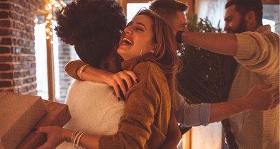 Az intimitás nem feltétlenül a nagy gesztusokról szól, sokkal inkább a figyelem és az empátia számítanak, amik hétköznapi események kapcsán is megjelenhetnek