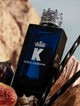 A K by Dolce&Gabbana illat fő összetevője, a füge, egy gazdag karamellizált változatban jelenik meg, amelyet az édesgyökér abszolút egyensúlyoz, hogy árnyalja édes jellegét és még addiktívabbá tegye. K Pour Homme edp DOLCE&GABBANA  37 790 Ft/50 ml (755,8 Ft/1 ml) 