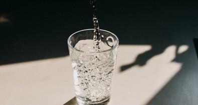 Túl sok vizet iszol? Vigyázz, a túlhidratáltság nem vicc! 