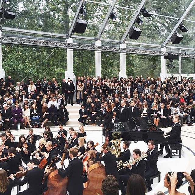 Egy korszak lezárult: A Burberry kreatív igazgatója nagyon stílusosan búcsúzik