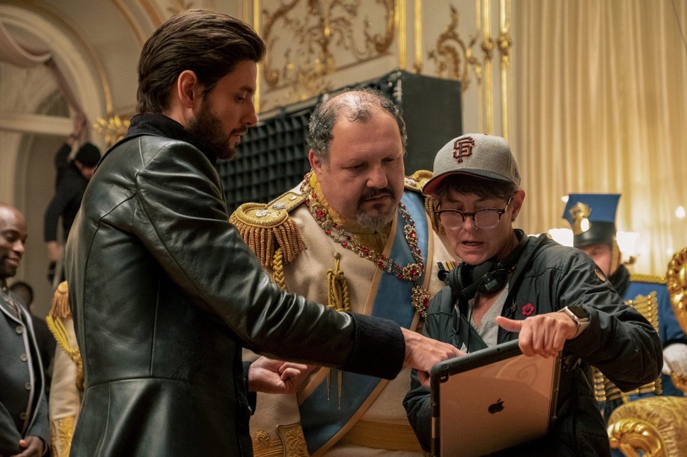 Ben Barnes az Árnyék és csont forgatásán