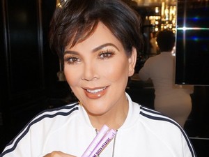 Kris Jenner platinaszőke és teljesen olyan, mint Kim Kardashian!