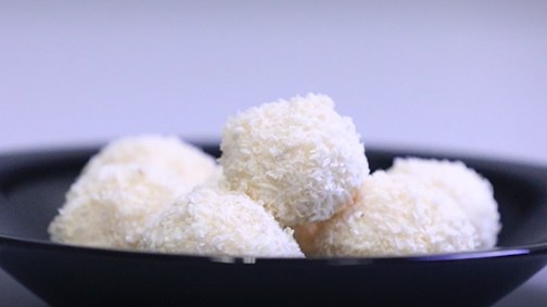 Ötperces desszert: Kókuszos túrógolyók