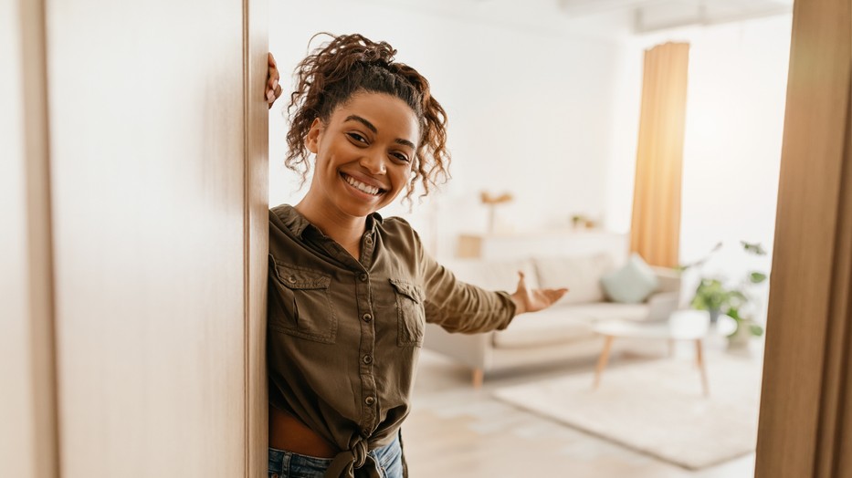 Ha vendégül látnak bennünket, legyünk a lehető legilledelmesebbek