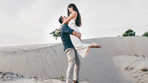 Mégis kinek a feladata kifizetni a nászutat? A szakértőnek egészen konkrét válasza van, és nem biztos, hogy tetszeni fog