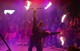 Tűzzsonglőrök forró lángjai törték meg az éjszaka sötétjét a feszülten figyelő közönség előtt / Fotó: Pozsonyi Zita