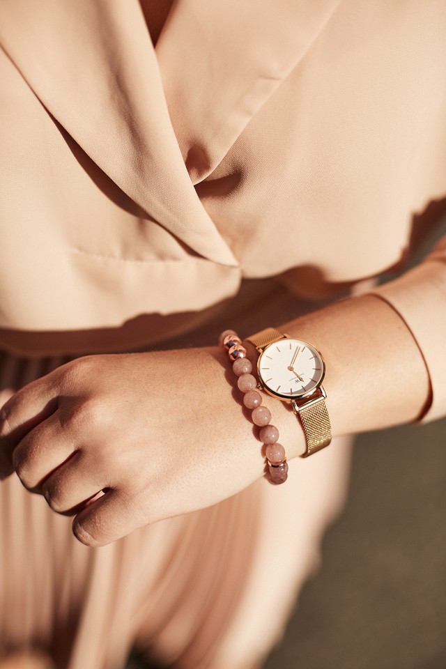 Olyan ízléses Norina mai szettje, hogy azonnal pasztellbe akarsz majd öltözni