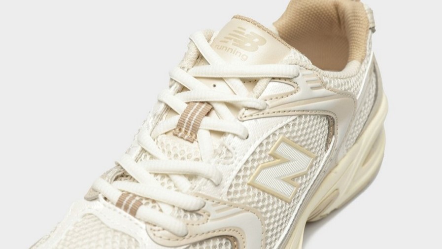 New Balance női stílusban? Tippek azoknak a nőknek, akiknek fontos a trendi look és a kényelem