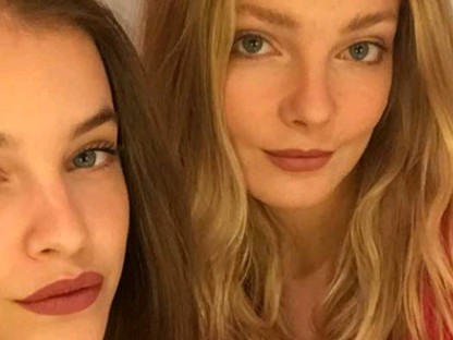 Palvin Barbi és Mihalik Enikő együtt szexiskednek ebben a fürdőruha kampányban! 