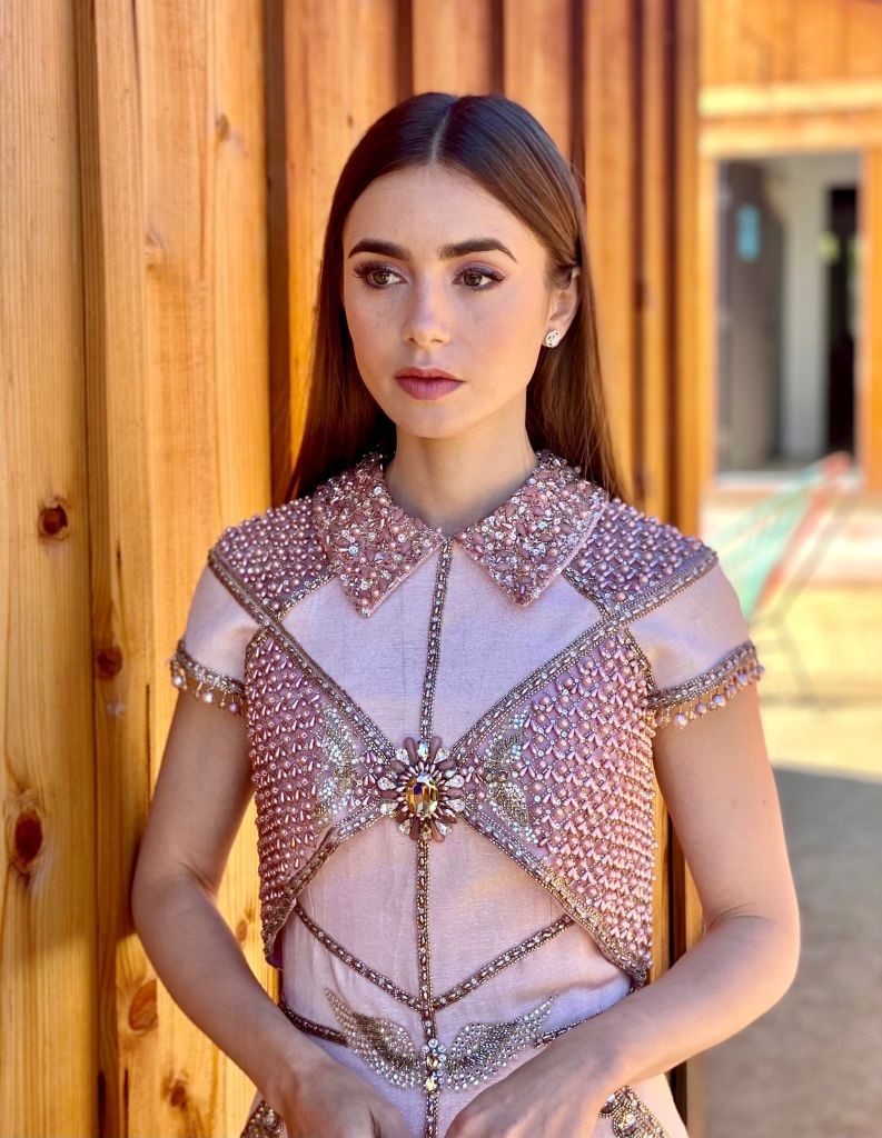 Lily Collins terápiával tette helyre életét