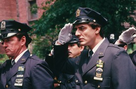 A produkcióban Mike Logan detektívet alakította, aki a nézők egyik legnagyobb kedvence lett. (1991)