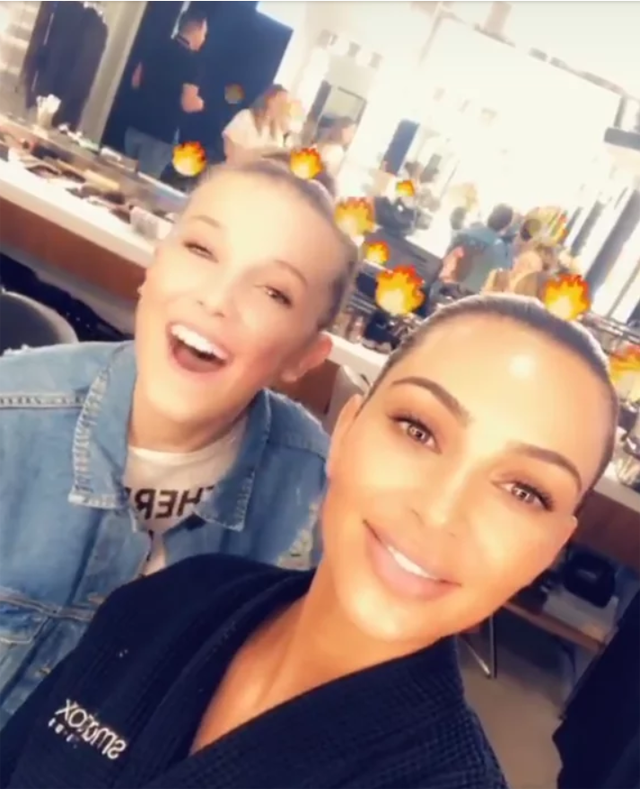 Millie Bobby Brown és Kim Kardashian