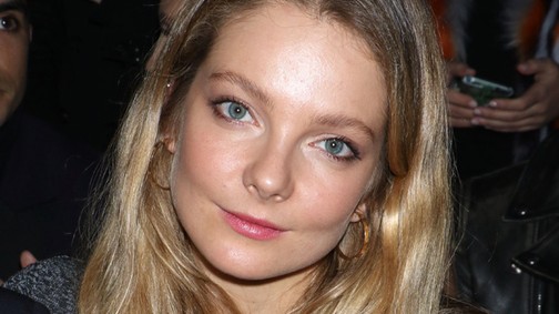 Mihalik Enikő élete legszexibb fehérneműjében vonult a kifutón