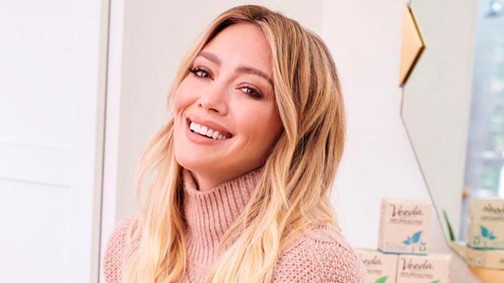 Kate Middleton kedvenc tervezőjétől választott menyasszonyi ruhát Hilary Duff