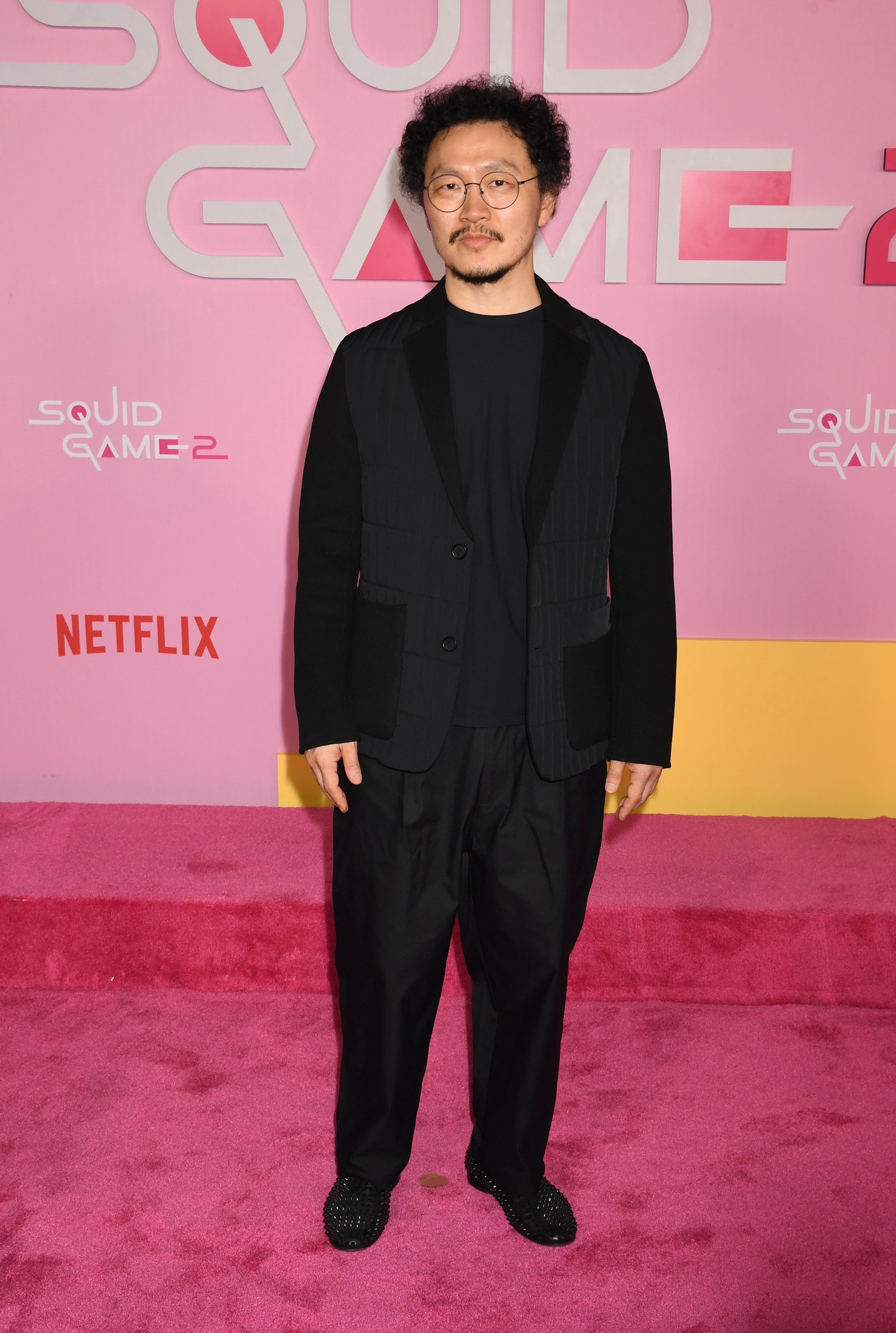 Yang Dong-geun Yong-siket, a 007-es játékost alakítja, aki rádöbben, hogy nem csak ő vesz részt a játékokban, hanem az édesanyja is.