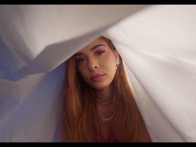 „Álmodhatsz több tízezres közönségről, ha a jelenben képes vagy értékelni a kisebb sikereket” - Szécsi Böbe visszatért, és jobb, mint valaha