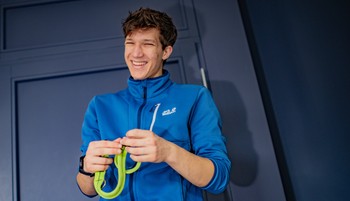 Nem tiktokozik, régi kötelekből épít márkát, pedig még csak 17 éves: Péteri Zsombor és a Clmb sztori