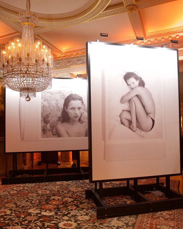 Kate Moss kampányának kiállítása