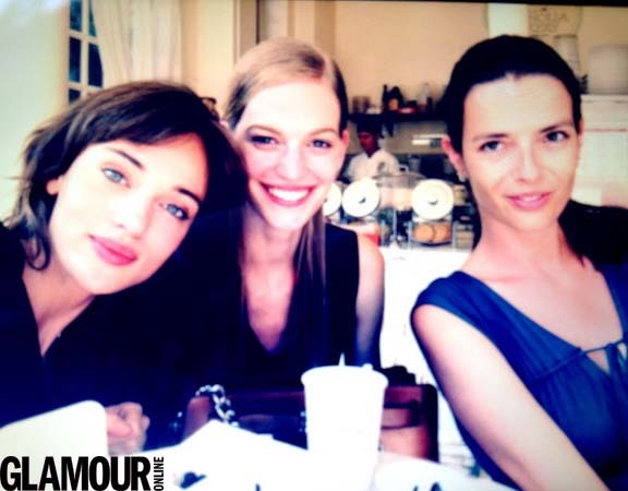 Tombor Nelli, Vani és Fehér Orsi (Vanessa anyaügynöke)